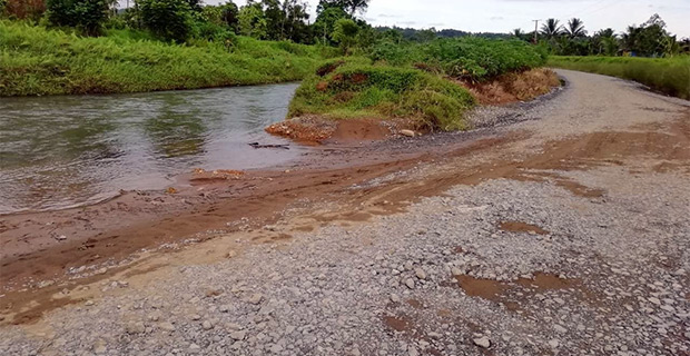 Residents of Waikasaniura want something done on their road to get easy access to their area