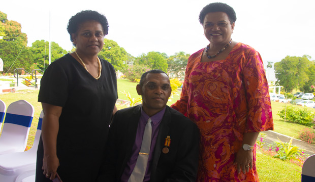 Hero Samueli Ritova receives Bravery Medal for saving 40 students during bus accident