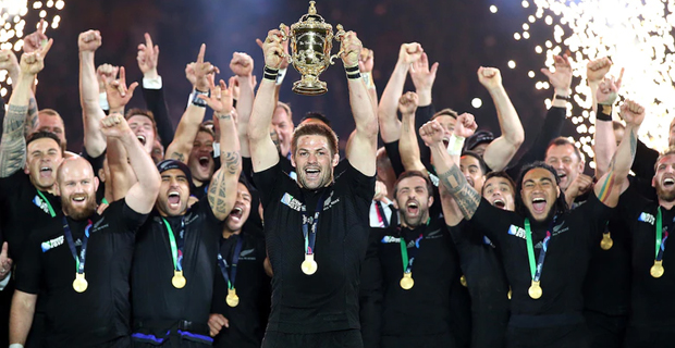 Richie McCaw at number six in BBC's team of the decade