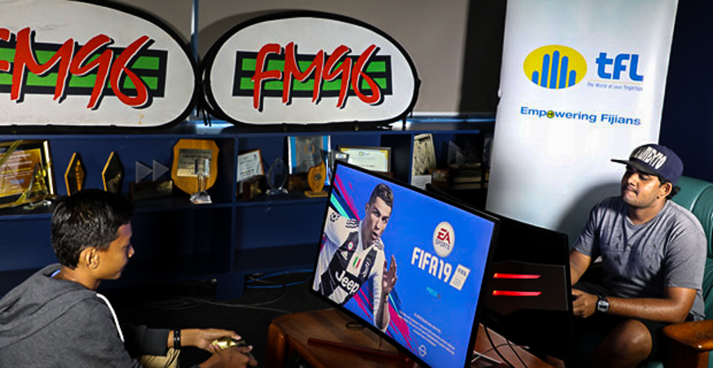 FM96 Ultimate Battle with TFL, FIFA 19 challenge, knock-out stages currently underway