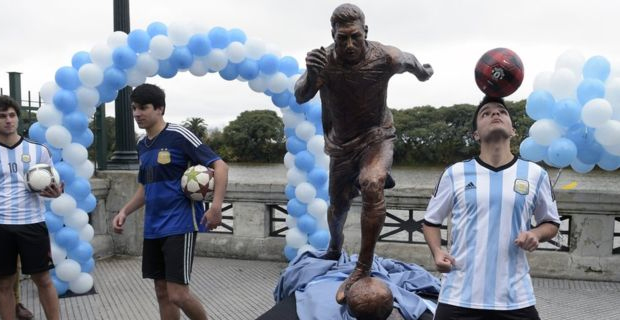 Lionel Messi statue in Buenos Aires vandalised again