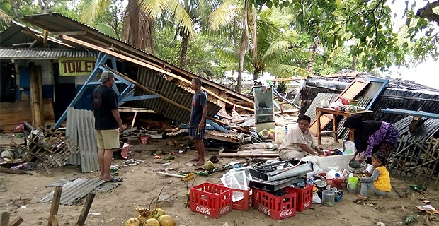 At least 43 dead and 600 injured amid Krakatoa eruption