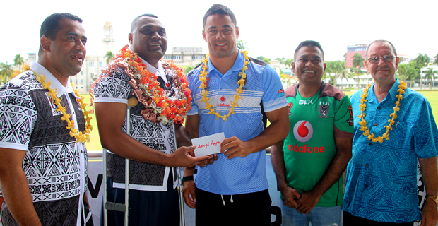 Fiji Bati receive Rugby League World Cup bonus cheque of $50,000 from Vodafone