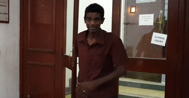 Taxi driver charged with rape reveals in court that victim had written a note for him in his taxi