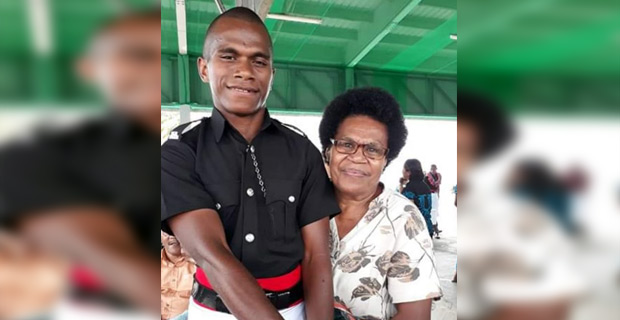 Family of police officer who was stabbed to death cannot come to terms with his passing