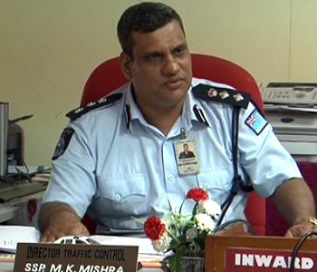 Police look into abuse of emergency lights by govt vehicles