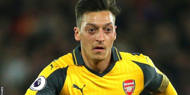 Arsenal manager optimistic about Ozil and Sanchez contract extensions