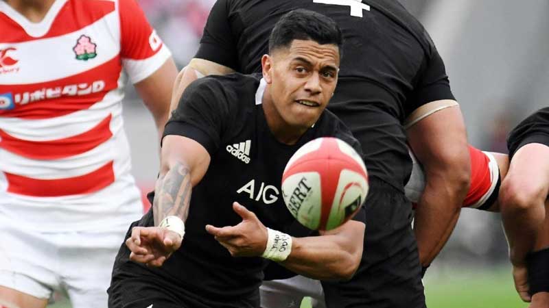 Crusaders sign Te Toiroa Tahuriorangi