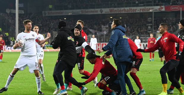 Eintracht Frankfurt vs Freiburg Bundesliga match ends in chaos and cards all around