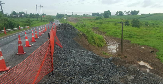 Queens and Kings Roads are reduced to single lane