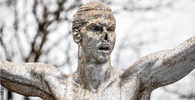 Vandals cut off nose of statue of former Swedish striker