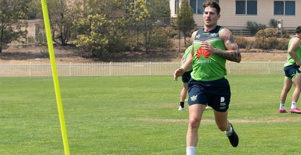 Raiders are forced to move their pre-season training to the Sunshine Coast due to Canberra smoke