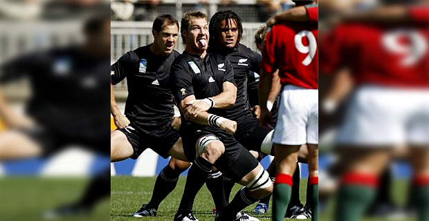 Ali Williams urges Hansen to relieve the pressure on players