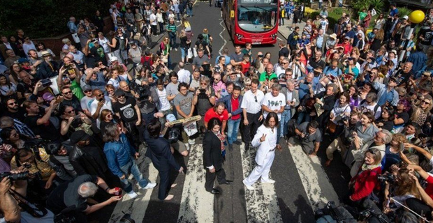 The Beatles' Abbey Road returns to number one spot in the UK with expanded anniversary edition