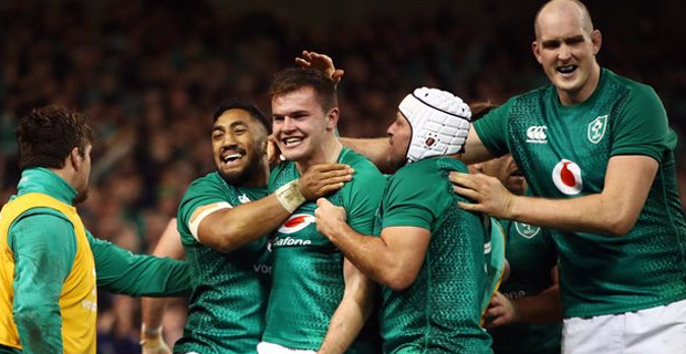 Ireland keeps title hopes alive after defeating France 26-14