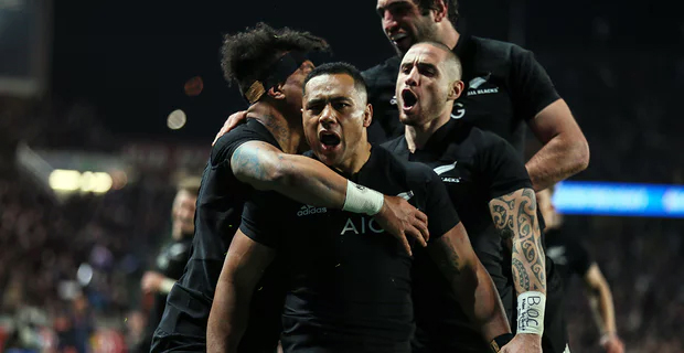 Eight-try spree as All Blacks thrash France 52-11