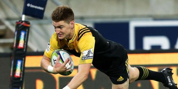 Barret likely to play centre again in Hurricanes-Brumbies match
