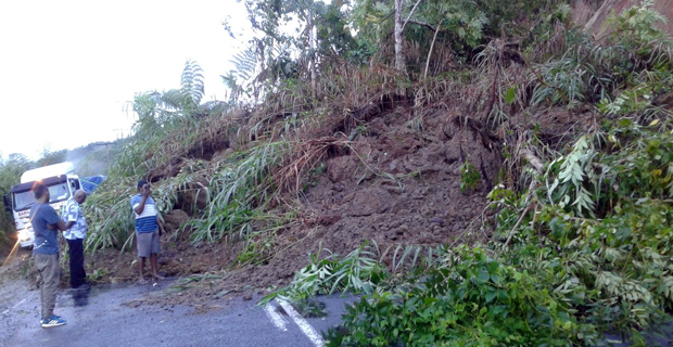 Traffic reduced to one lane at Nabulini, Tailevu due to landslide on Saturday
