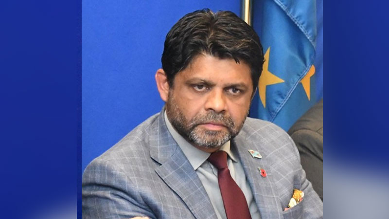 Graham Davis is not an insider – AG