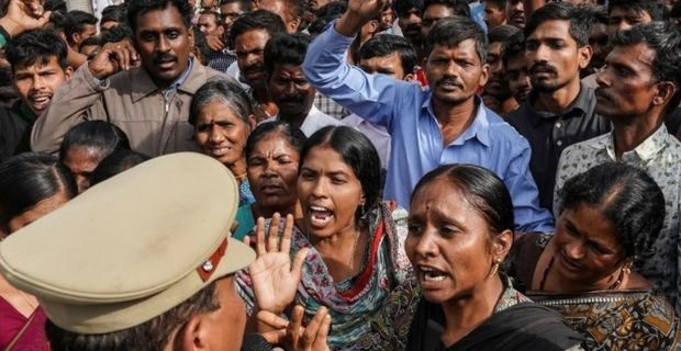 Indian police shot four men suspected of raping and killing young female vet