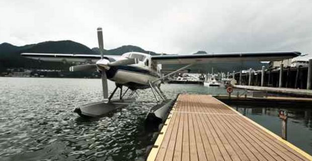 4 dead in Alaska after two sightseeing airplanes collided in midair