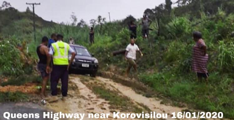 FRA contractors clear one lane at Korovisilou on Queens Highway