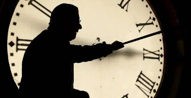 Daylight savings to begin tomorrow