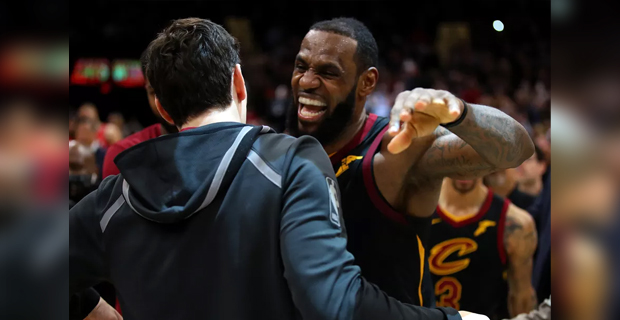 Cavaliers defeat Raptors 105-103 in game 3 of NBA playoffs