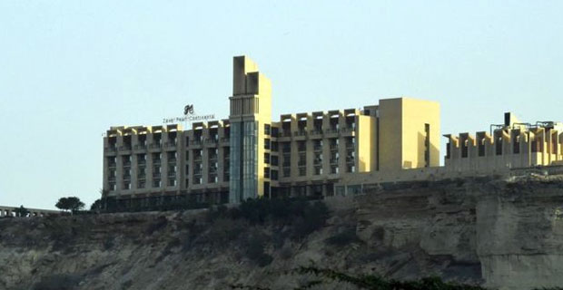 3 gunmen storm five-star hotel in Pakistan