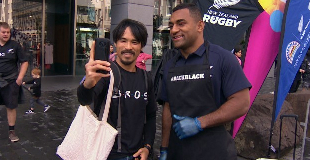 Reece prepares for Bledisloe Cup decider with a sausage sizzle for fans