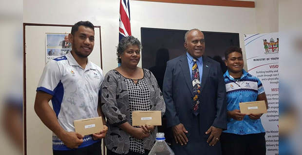 Fiji Athletes who won medals at Commonwealth Games received bonus cheques