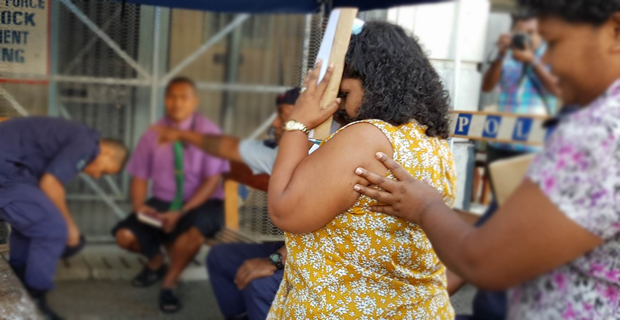 Woman remanded in custody for allegedly bribing an immigration inspector 
