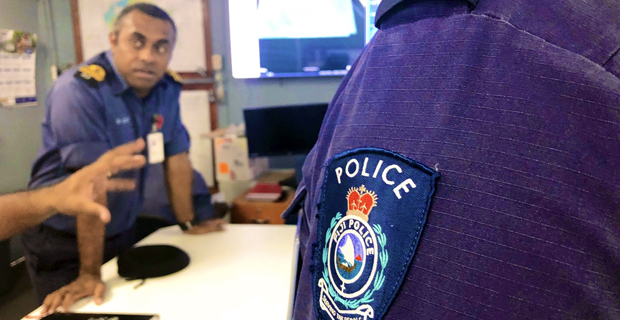 Six people drifting at sea after an engine problem rescued 