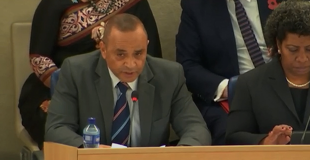 Police working with relevant authorities in the investigation and prosecution of breaches of human rights by police officers