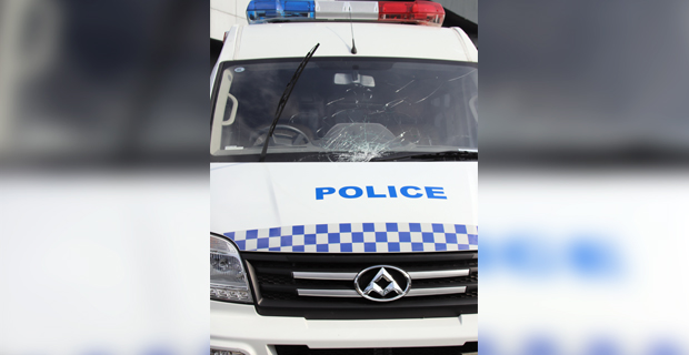 6 Police Officers stoned by group of men allegedly trying to break into a supermarket in Nakasi