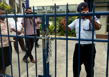 Fiji TV gates locked by bailiffs for a few minutes