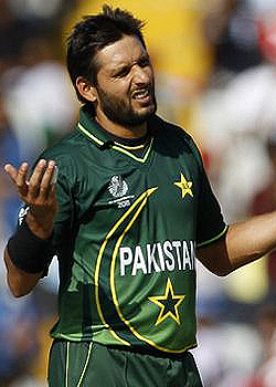 8 Pakistan players fined for breaching curfew