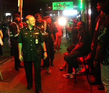 Police to punish night clubs that sell alcohol to drunkards and minors