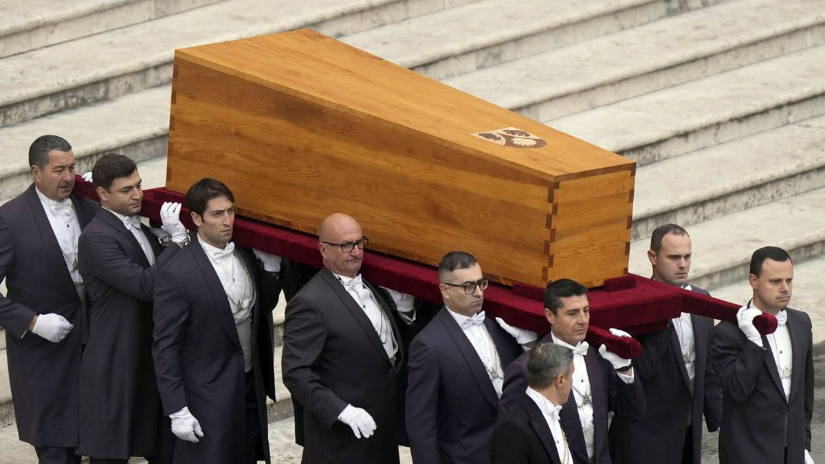 Thousands mourn Benedict XVI at funeral presided over by Pope Francis