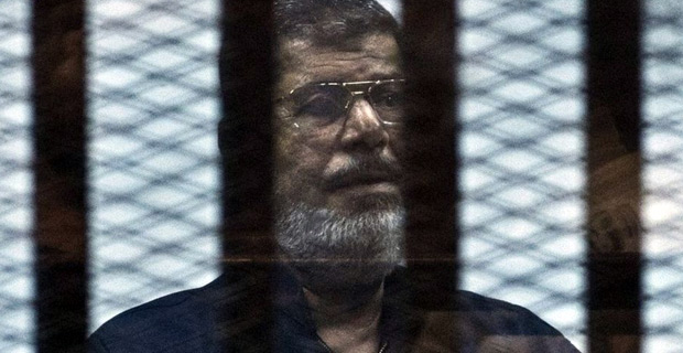 Egypt's ousted president Mohammed Morsi dies during trial