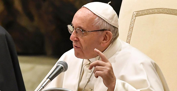 Pope Francis urges world not to ignore millions of migrants
