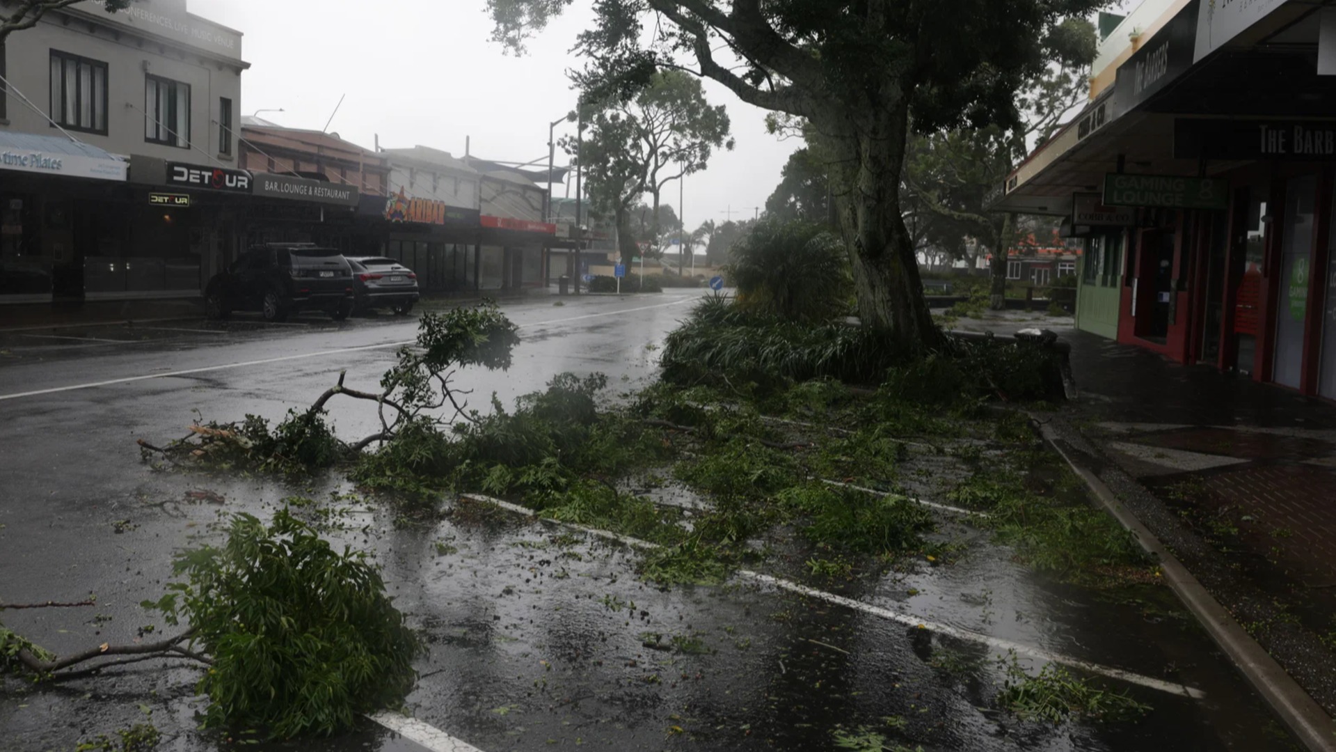 Strong wind warnings in force for New Zealand with cyclone set to make landfall today
