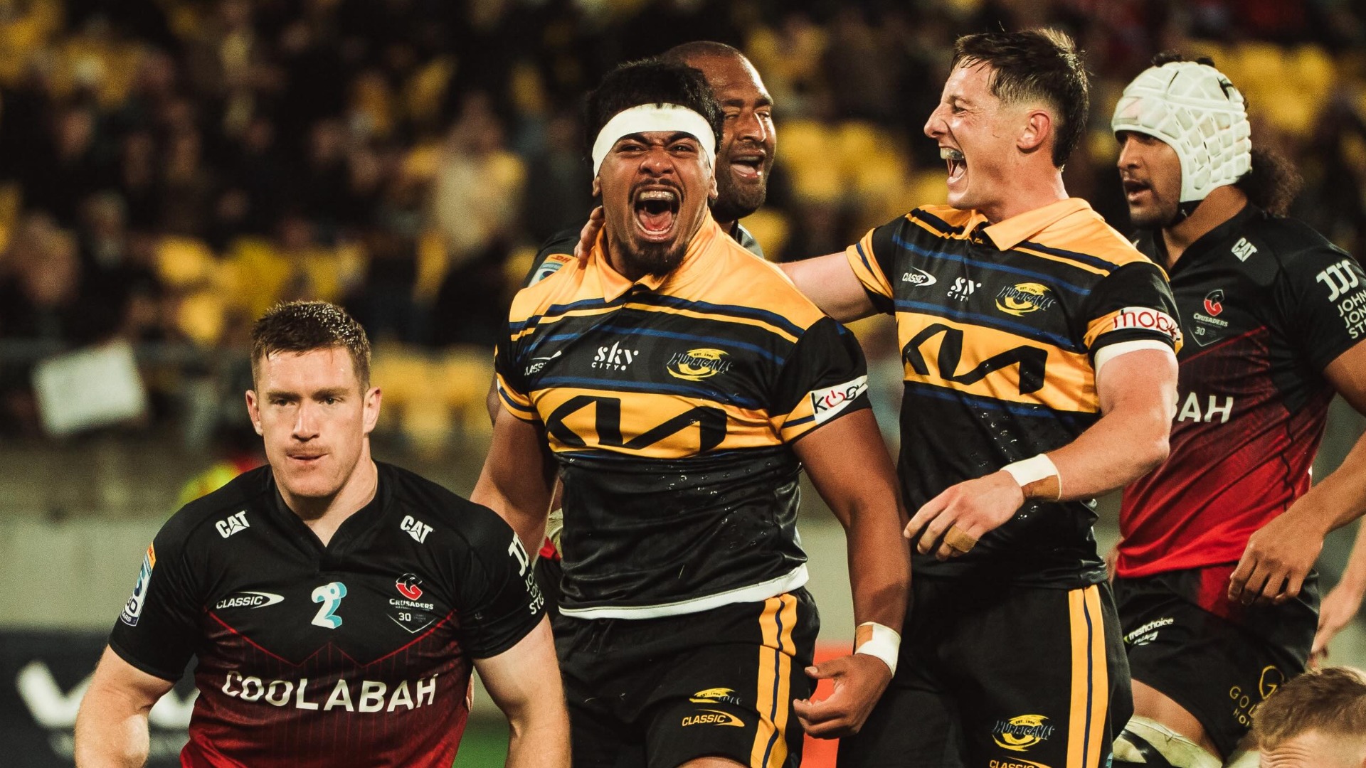 Hurricanes cement top of Super Rugby Pacific after 38-31 win over the Crusaders