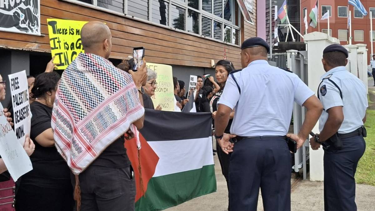 Police at FWCC Office after protest against opening of Israel Embassy