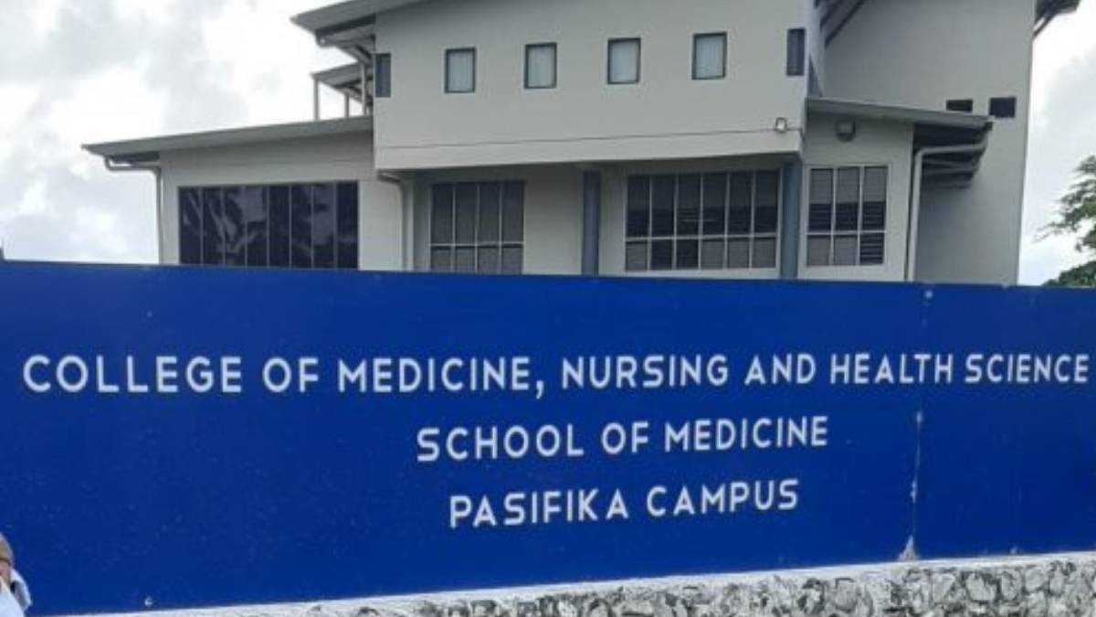 Medical students call on Govt to fix posting delays and rising costs