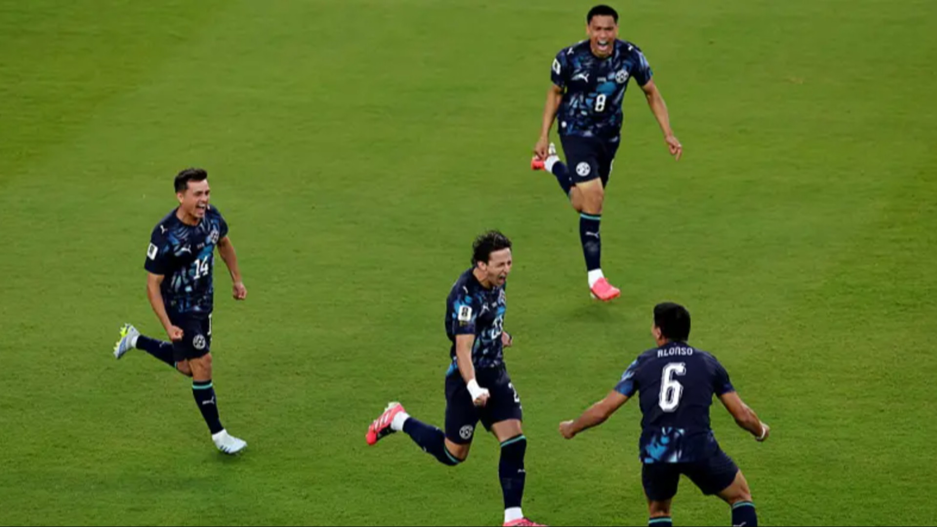 Paraguay holds 1-nil half-time advantage over Turkey