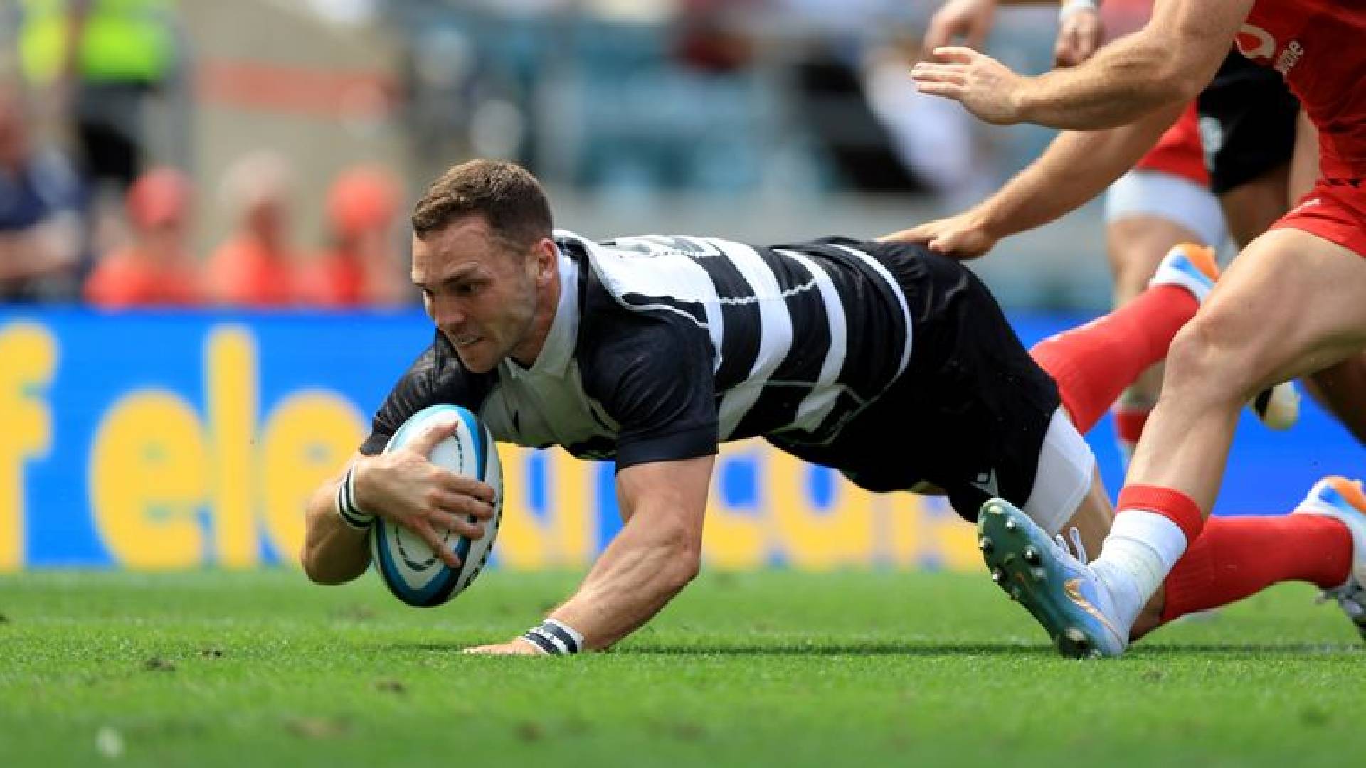 Wales beat Barbarians 33-31 as North signs off in style