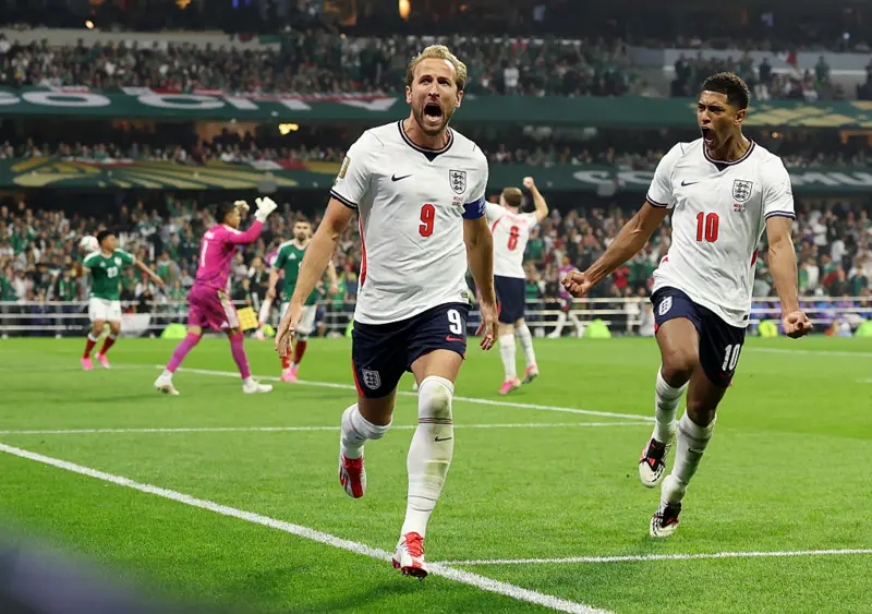 England survive Mexico fightback to seal 3-2 win and quarter-final spot