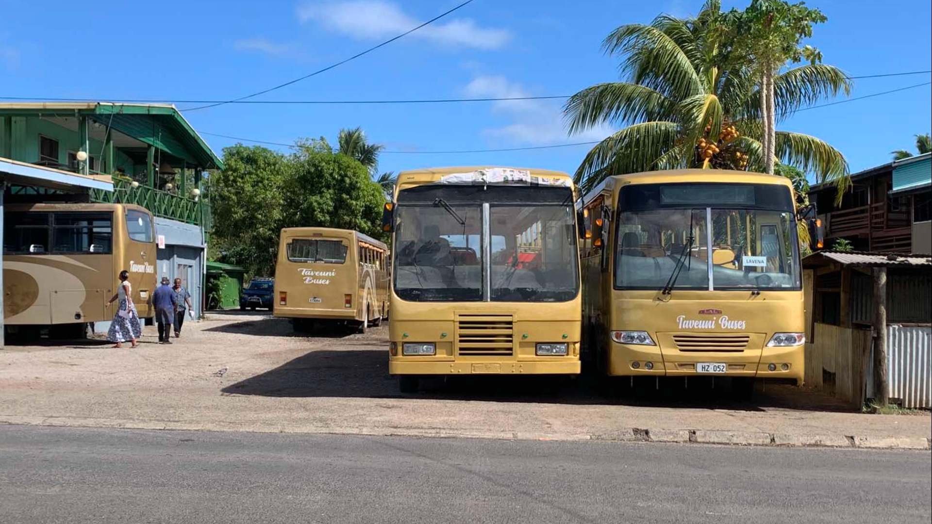 Taveuni residents step in to get students to school amid bus disruption