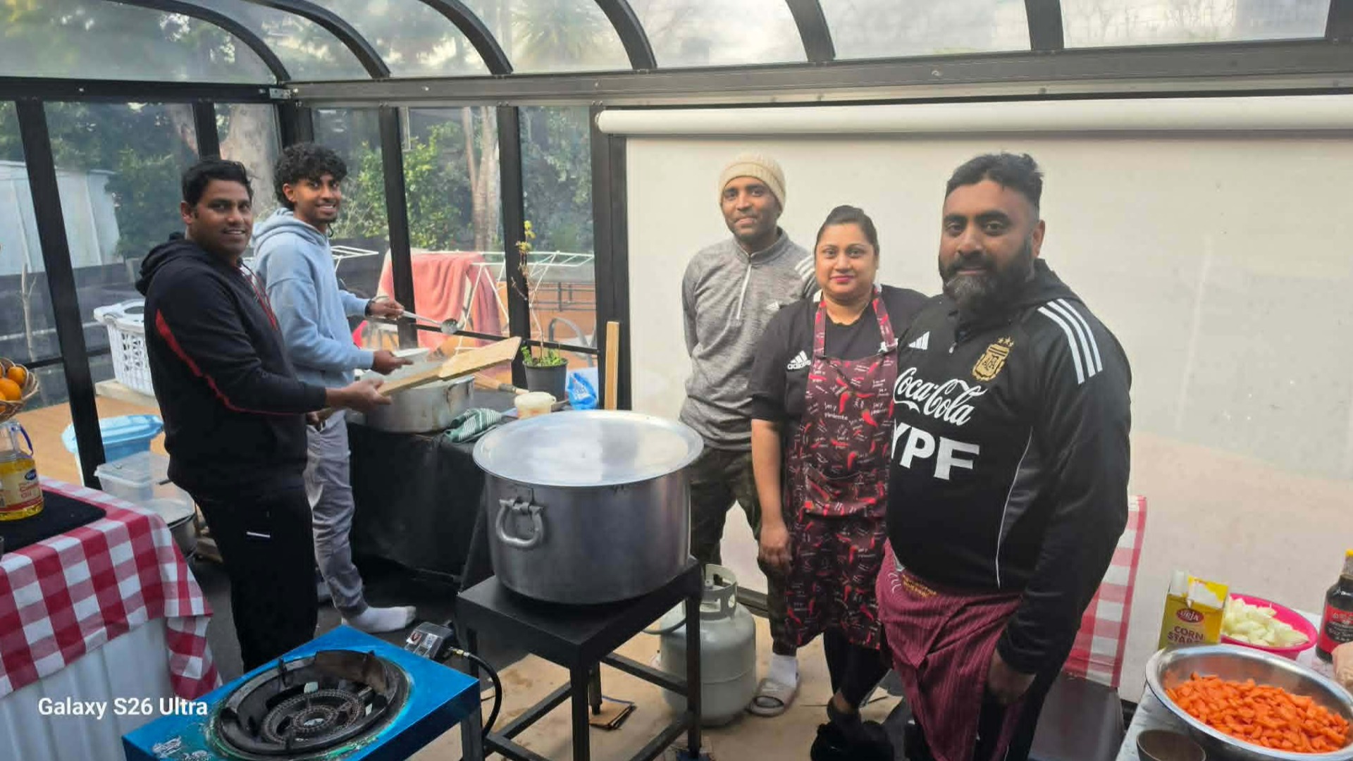 Fijians in Taupo provide meals to 70 people through Maori Women's Refuge
